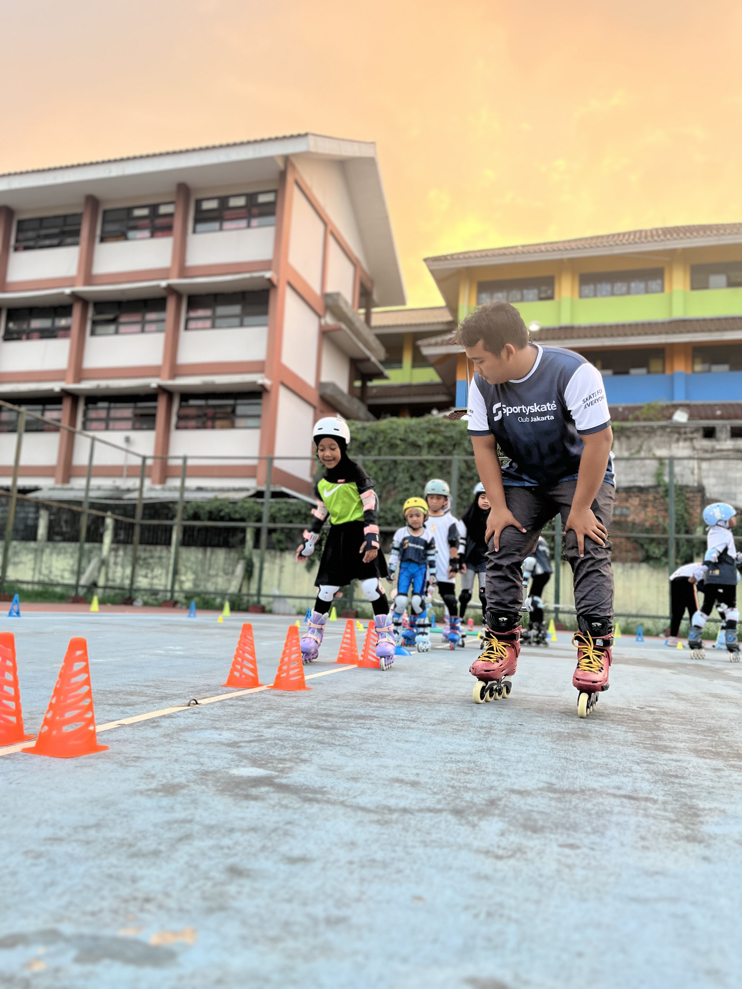 Anak Ingin Main Sepatu Roda tapi Takut Jatuh? Intip Teknik Dasar & Rahasia Biar Cepat Mahir!